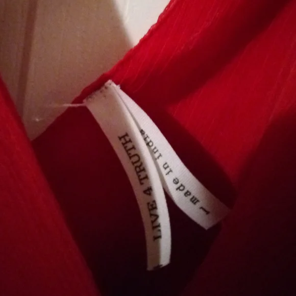 Live 4 truth red ♥️ flowy see through top - Picture 4 of 4